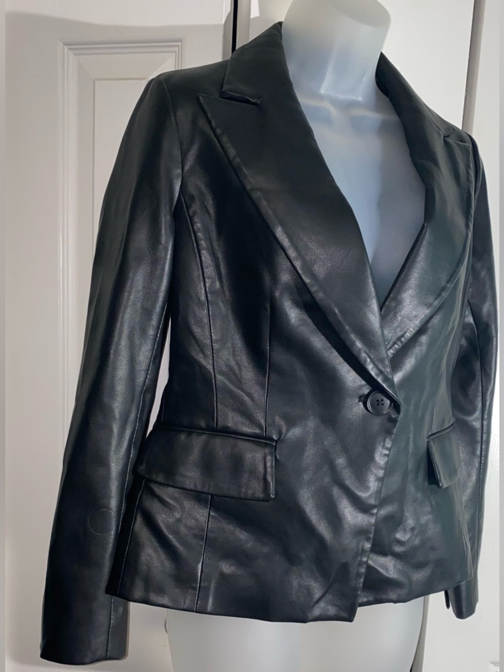 NEW BCBG Maxazria Vegan Faux Leather Coat Blazer Womens Sz XS Soft $298  AA17
